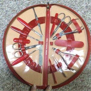 Vintage Red Moon Shape Zippered Manicure 14-piece Set In Faux Leather Case